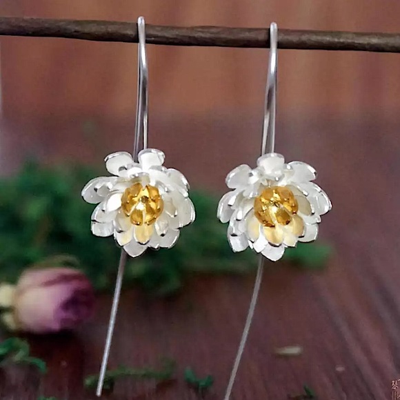 Japanese Lotus Oriental Silver/Gold Floral Earring - Picture 5 of 7